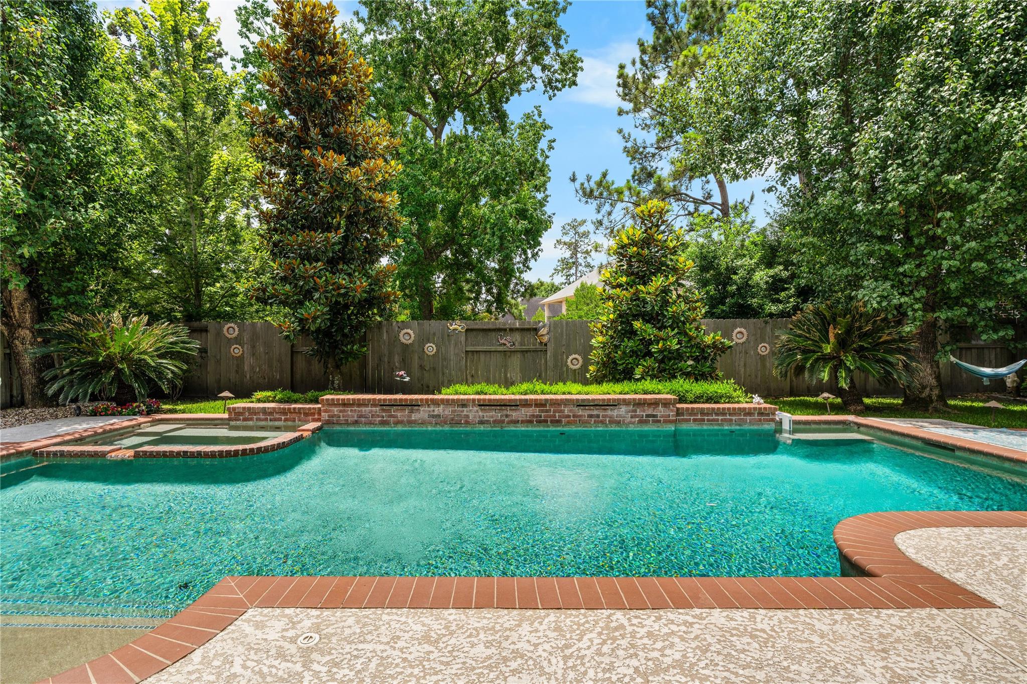 131 E Beckonvale Circle