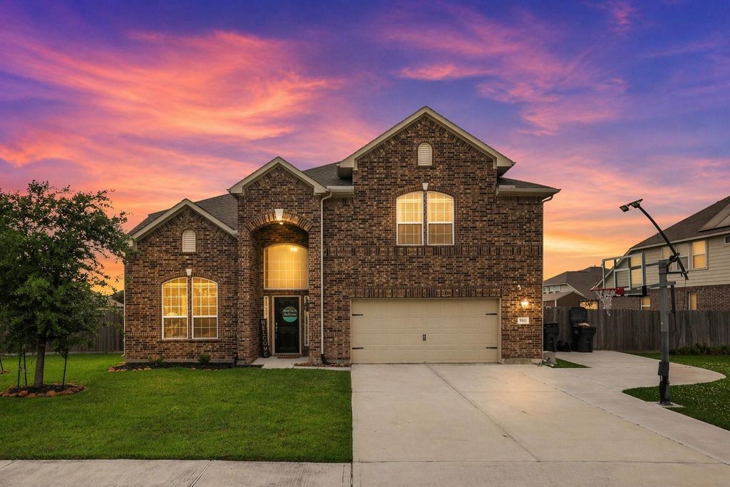 Photo of 9511 White Landing Drive, Mont Belvieu, TX 77523 (MLS # 90117112)