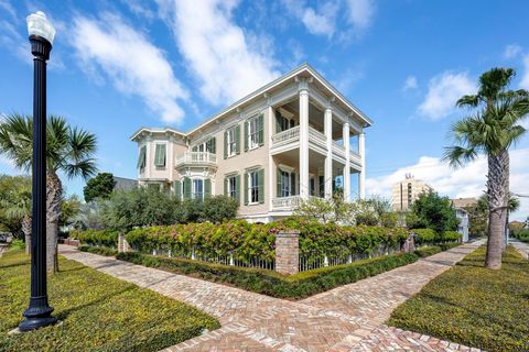 Photo of 523 10th Street, Galveston, TX 77550 (MLS # 8776761)