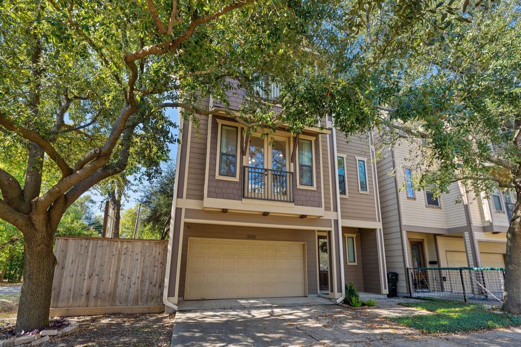 Photo of 2503 Maxroy Street, Houston, TX 77007 (MLS # 59589317)