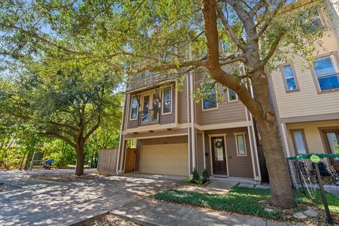 Photo of 2503 Maxroy Street, Houston, TX 77007 (MLS # 59589317)
