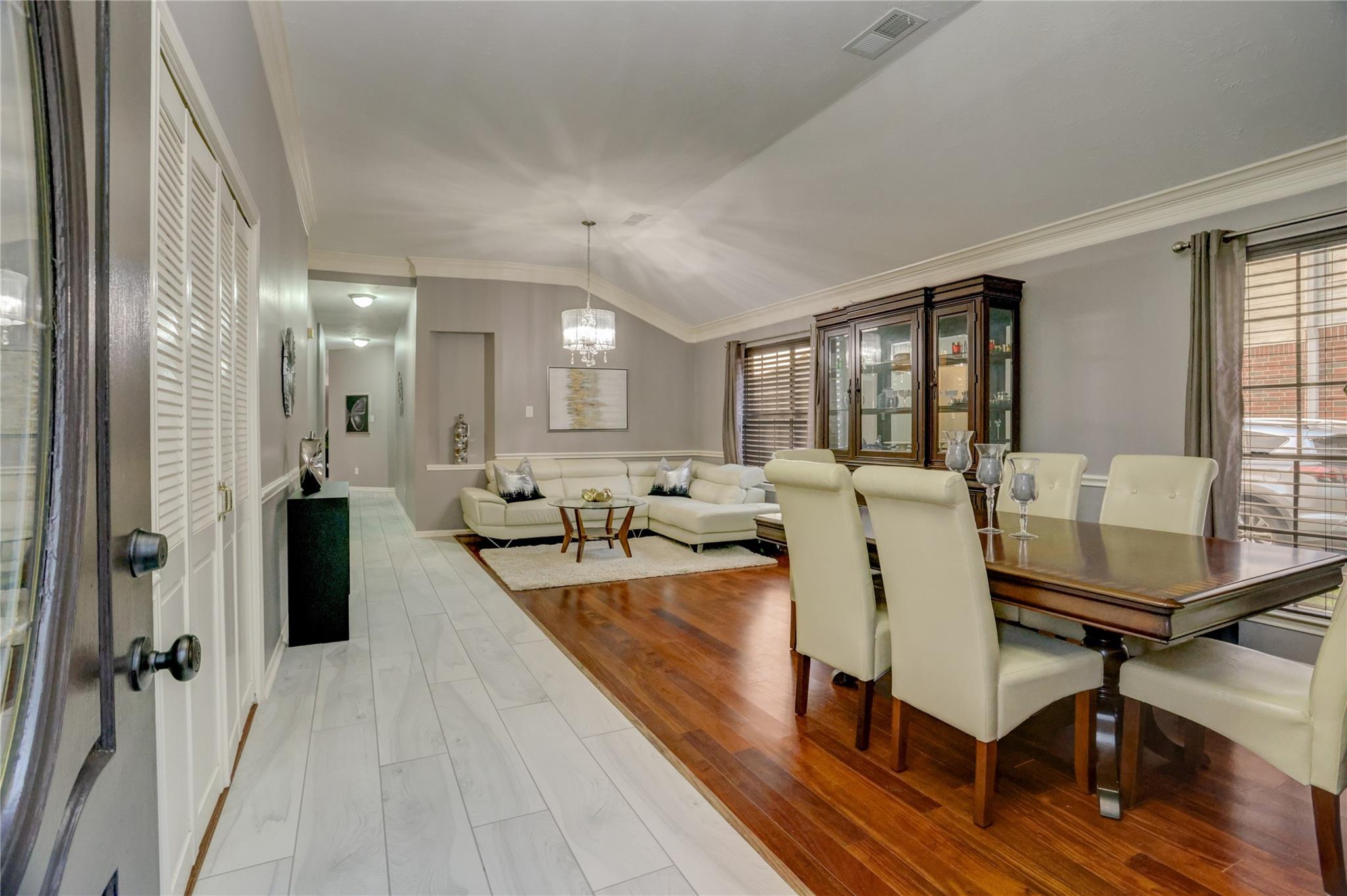 4606 Blue Rose Circle