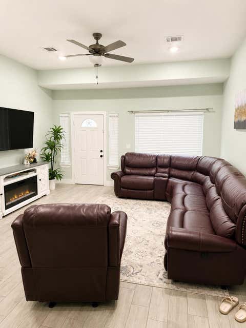 Tiny photo for 676 Bradford Street, Conroe, TX 77303 (MLS # 81699283)