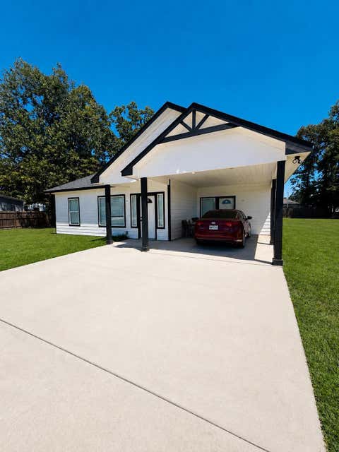 Tiny photo for 676 Bradford Street, Conroe, TX 77303 (MLS # 81699283)