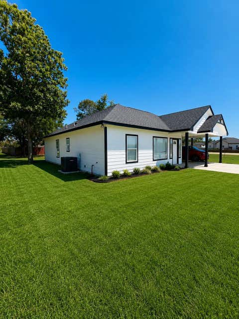 Tiny photo for 676 Bradford Street, Conroe, TX 77303 (MLS # 81699283)