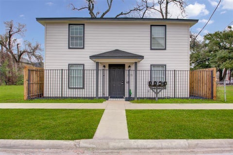 Photo of 2415 Mcgowen Street, Houston, TX 77004 (MLS # 73260099)