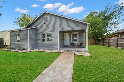 Photo of 2111 8th Avenue N, Texas City, TX 77590 (MLS # 17423349)