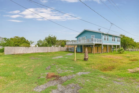 Photo of 1004 20th Street, Dickinson, TX 77539 (MLS # 46154894)