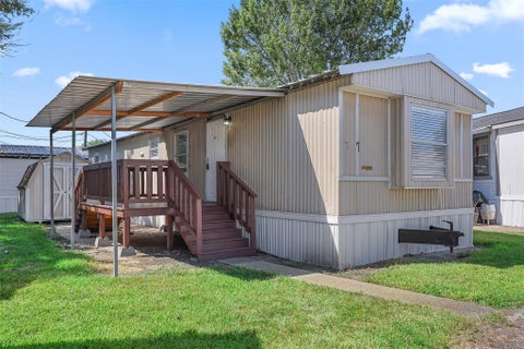 Photo of 2222 N Austin Avenue #7, Pearland, TX 77581 (MLS # 79822154)