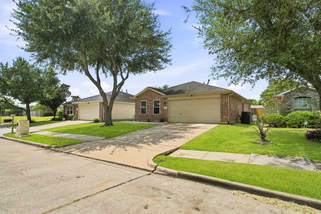 Photo of 13510 Gospel Way, Houston, TX 77085 (MLS # 48310630)