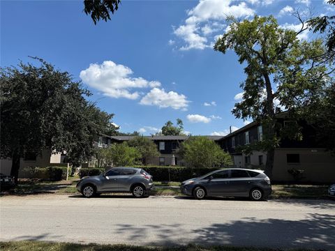 Photo of 1314 Heights Boulevard #3, Houston, TX 77008 (MLS # 65806621)