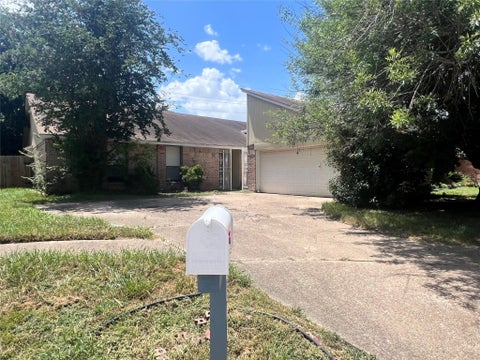 Photo of 8807 Lakeside Forest Drive, Houston, TX 77088 (MLS # 12891780)