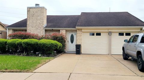 Photo of 16311 La Luna Drive, Houston, TX 77083 (MLS # 38667314)