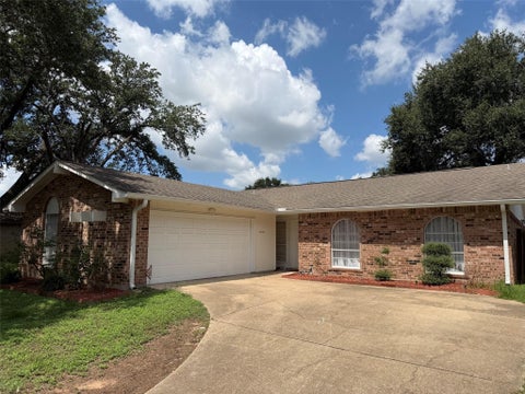 Photo of 16838 Clan Macintosh Drive, Houston, TX 77084 (MLS # 85065920)