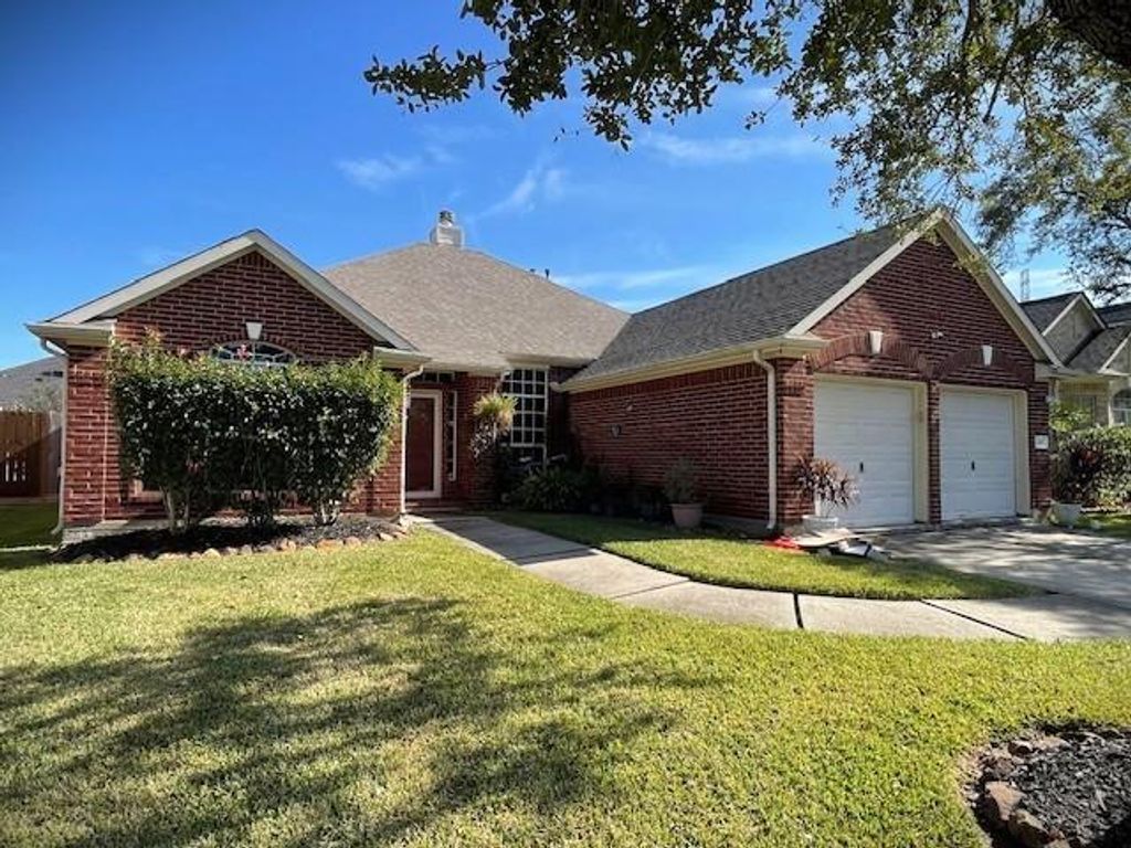 Photo of 408 Cedar Point Drive, League City, TX 77573 (MLS # 5034185)