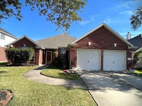 Photo of 408 Cedar Point Drive, League City, TX 77573 (MLS # 5034185)