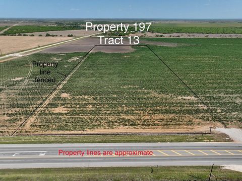 Photo of 13 State Highway 97, Floresville, TX 78114 (MLS # 48705827)