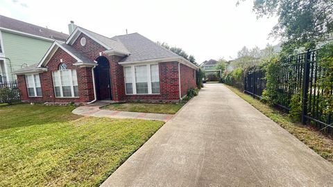 Photo of 1522 24th Street, Houston, TX 77008 (MLS # 60774982)