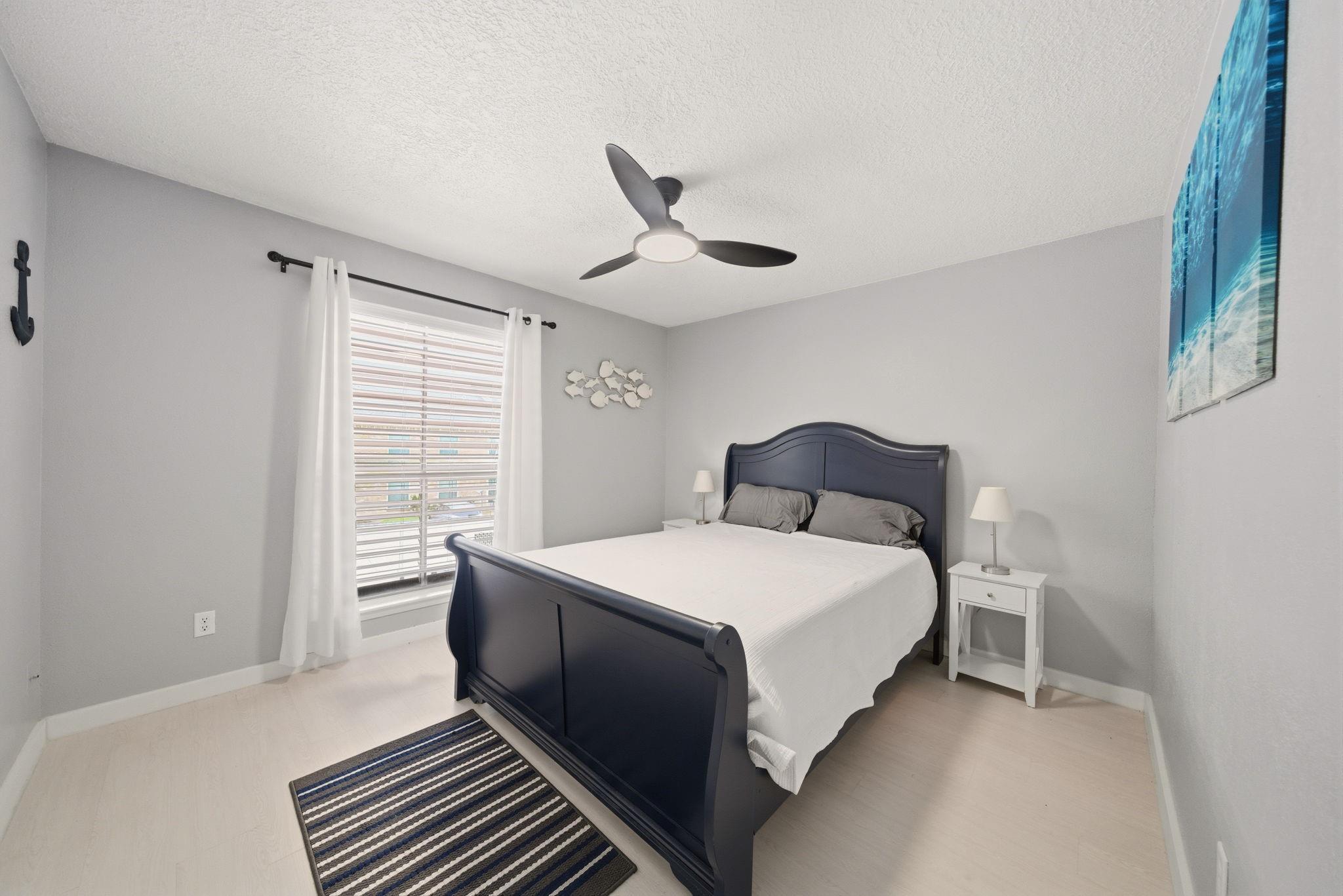 7600 Emmett F Lowry Expressway 806