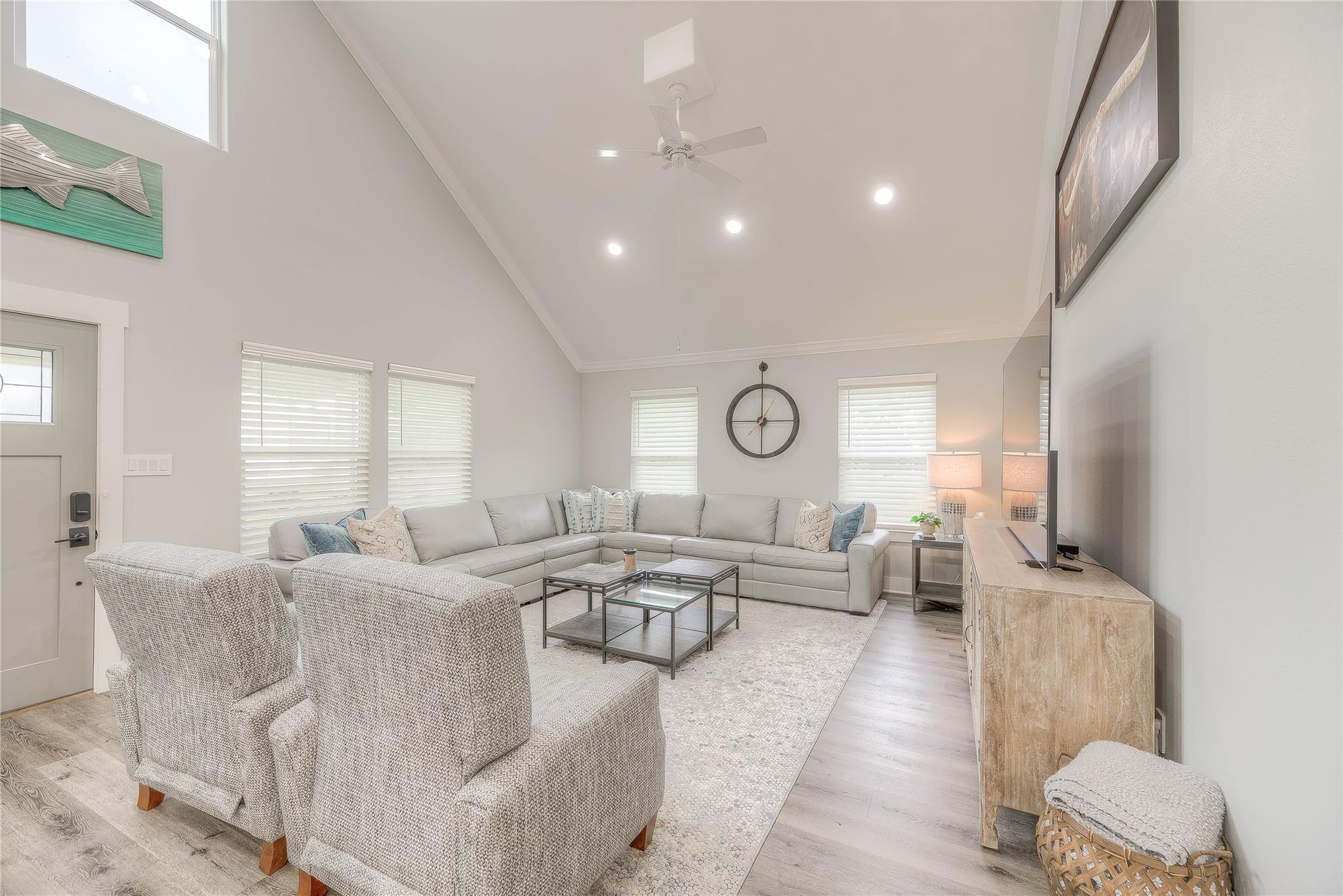 1345 Indian Hill Boulevard