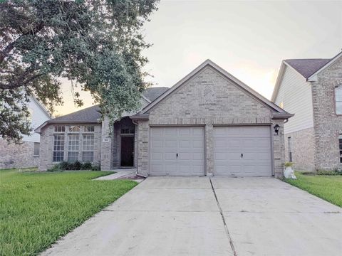 Photo of 2810 Foxden Drive, Pearland, TX 77584 (MLS # 39253280) Photo of 2810 Foxden Drive, Pearland, TX 77584 (MLS # 39253280)