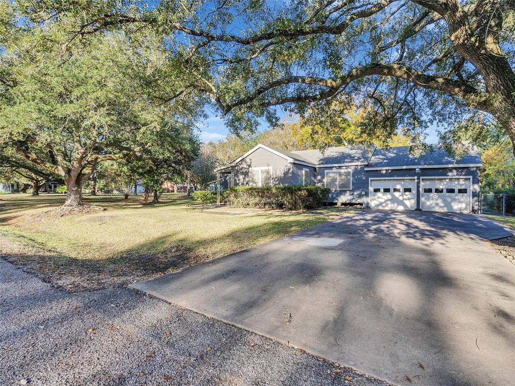 Photo of 1729 Hawthorne Street, La Marque, TX 77568 (MLS # 66244034)