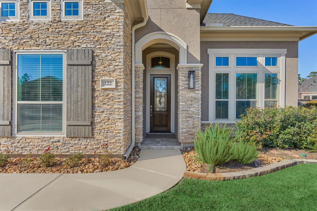 Photo of 122 Coral Bells Court, Conroe, TX 77304 (MLS # 62090973)