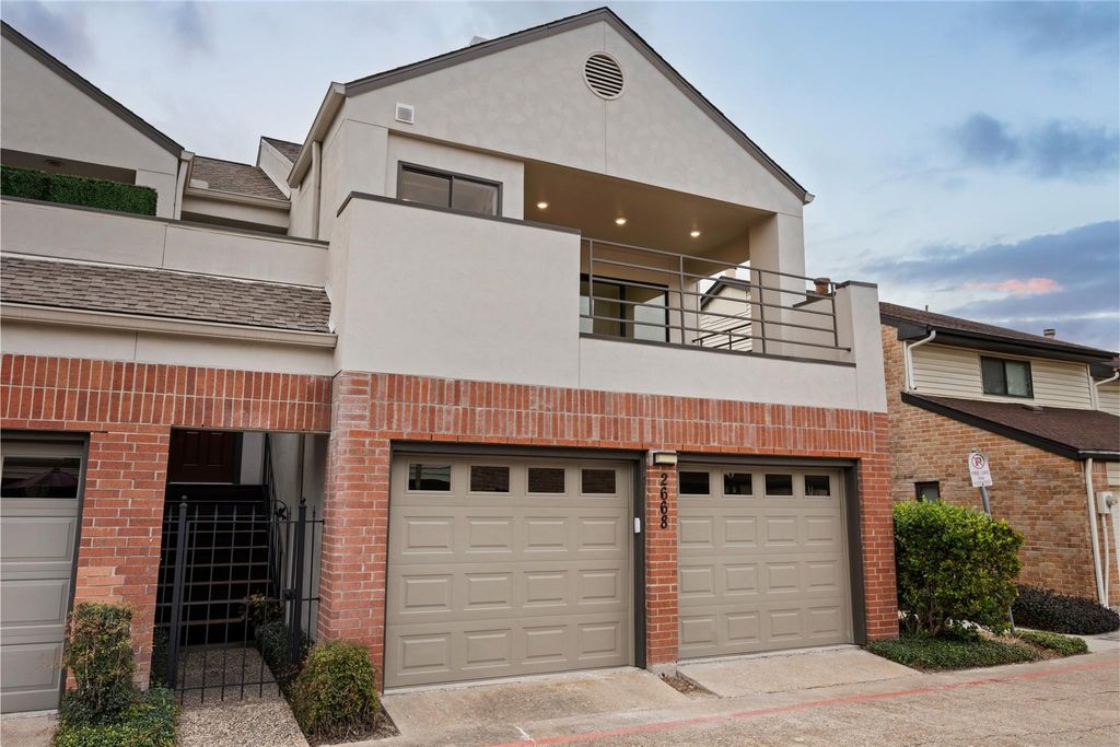 Photo of 2668 Bering Drive #2668, Houston, TX 77057 (MLS # 87658855)