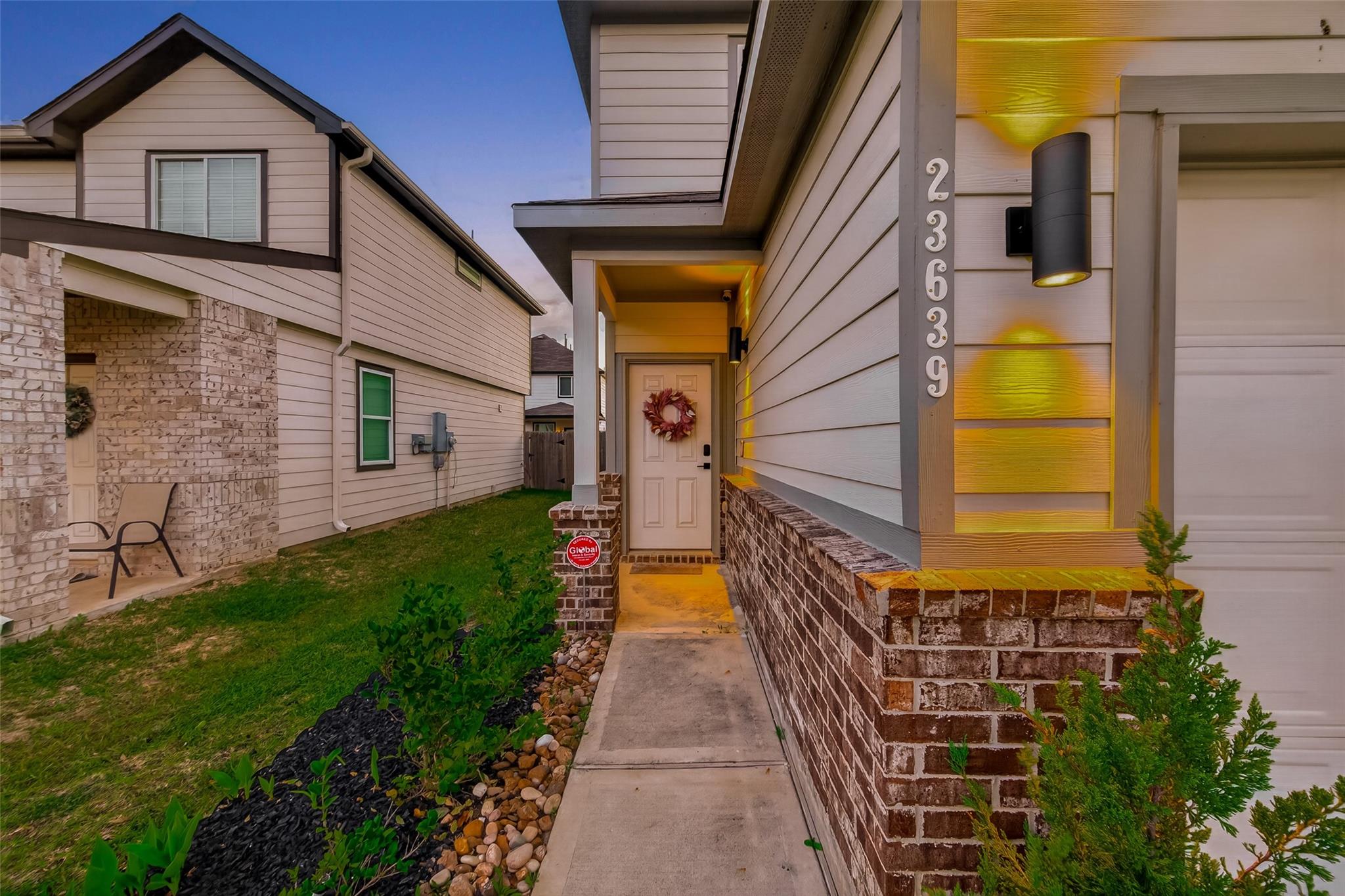 23639 Buttress Root Drive