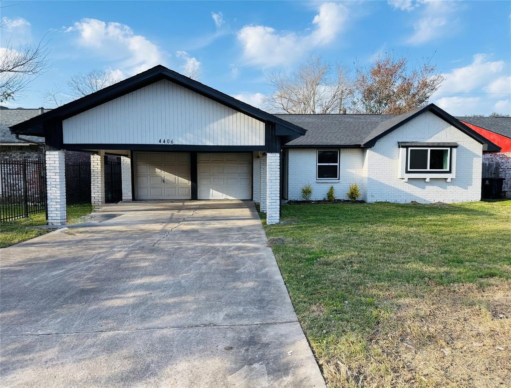 Photo of 4406 Trafalgar Drive, Houston, TX 77045 (MLS # 90823147)