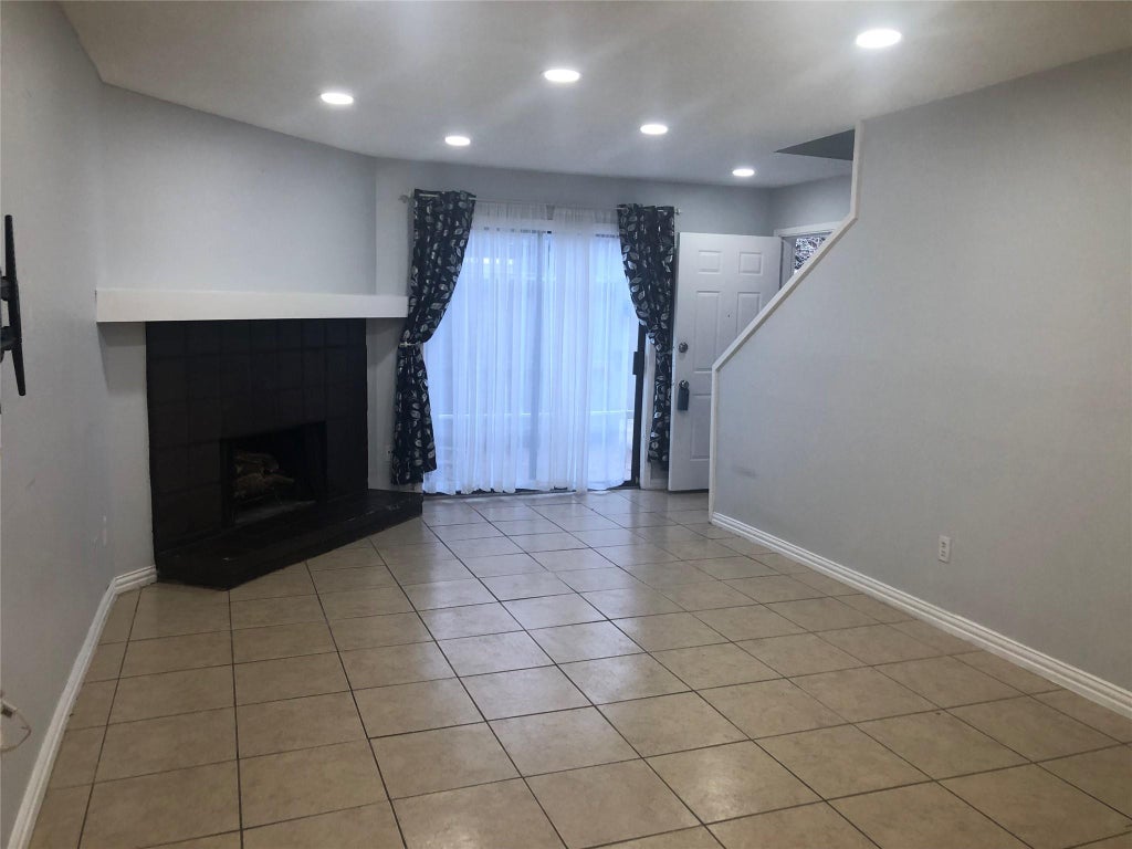Photo of 9531 Pagewood Lane, Houston, TX 77063 (MLS # 27888994)