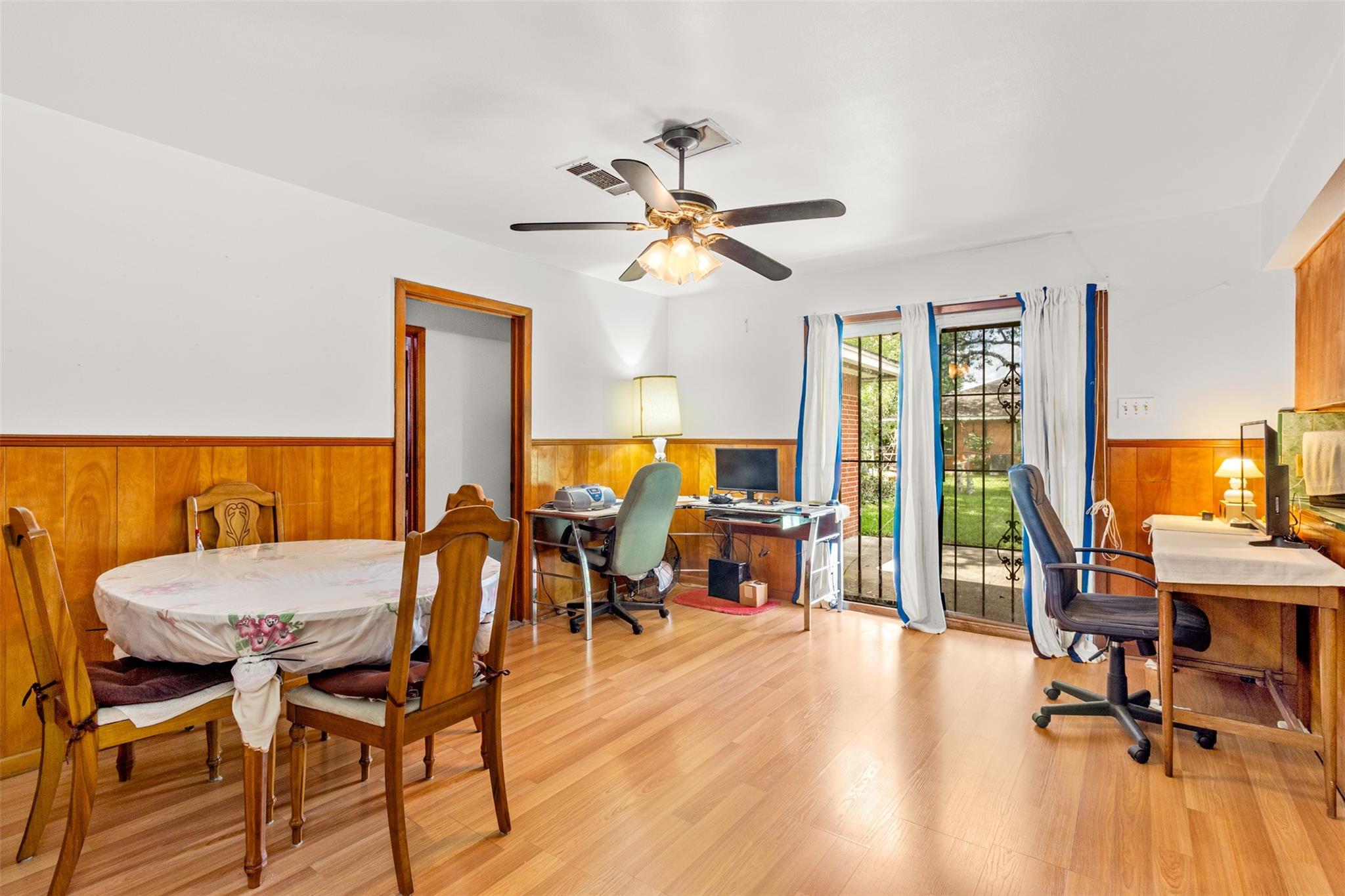 1806 Burke Road
