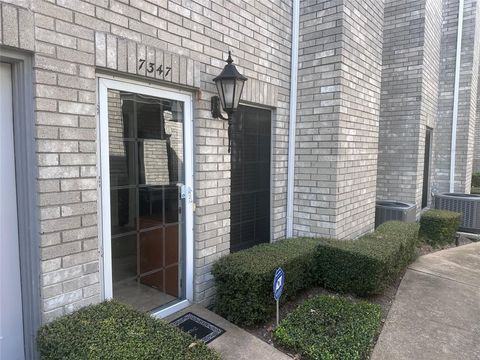 Tiny photo for 7347 Regency Square Court #7347, Houston, TX 77036 (MLS # 35801269)