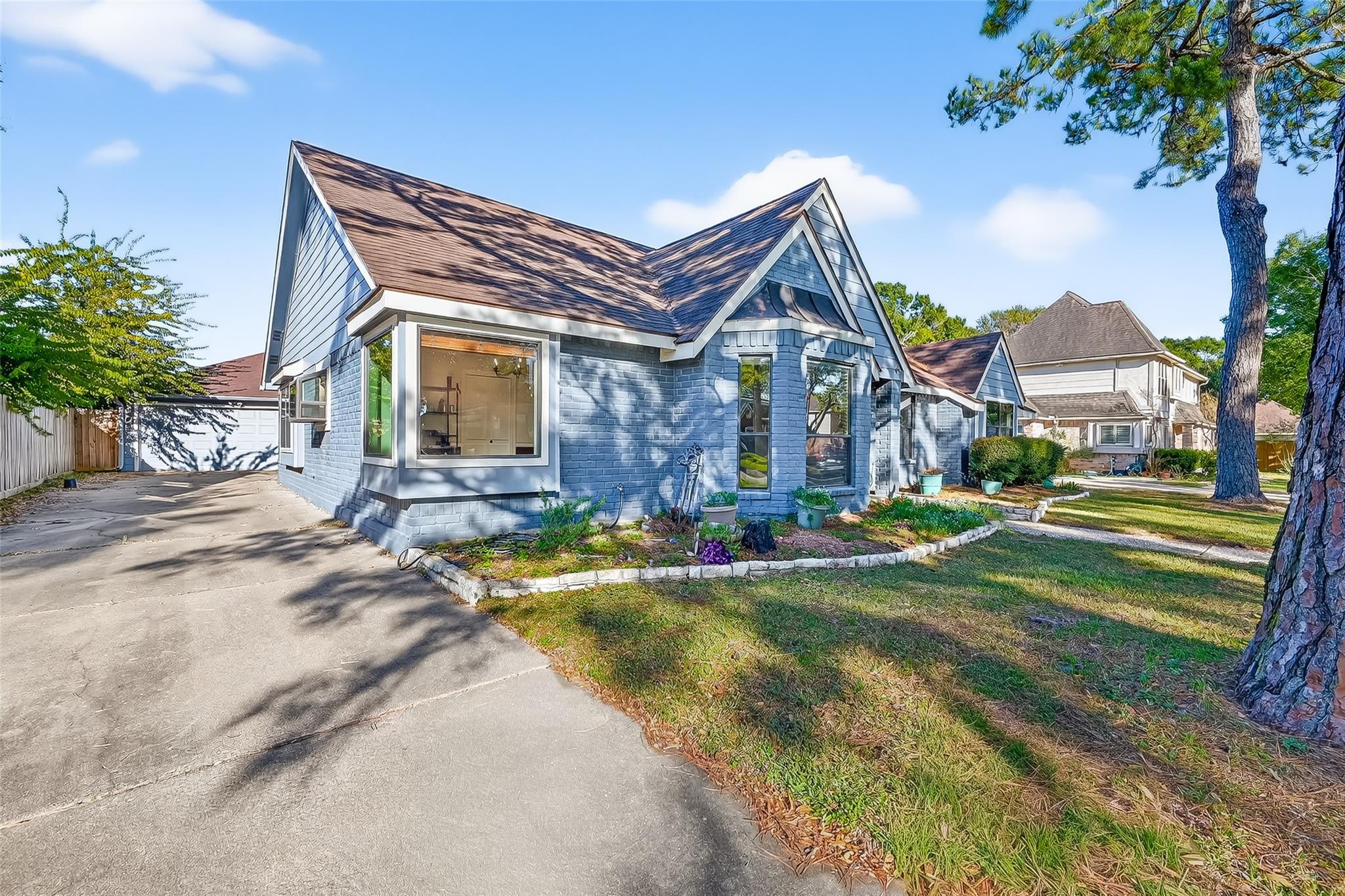 22518 Bucktrout Lane