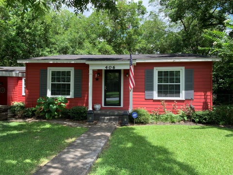 Photo of 406 Avondale Street, League City, TX 77573 (MLS # 74600627)