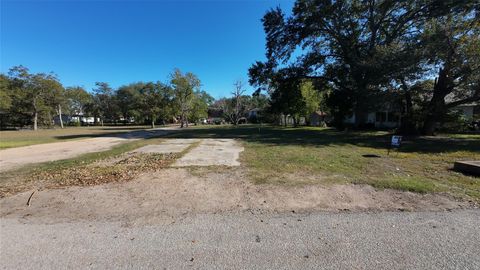 Vacant Land For Sale - 416 E Stockbridge Street<br/> Eagle Lake, TX 77434