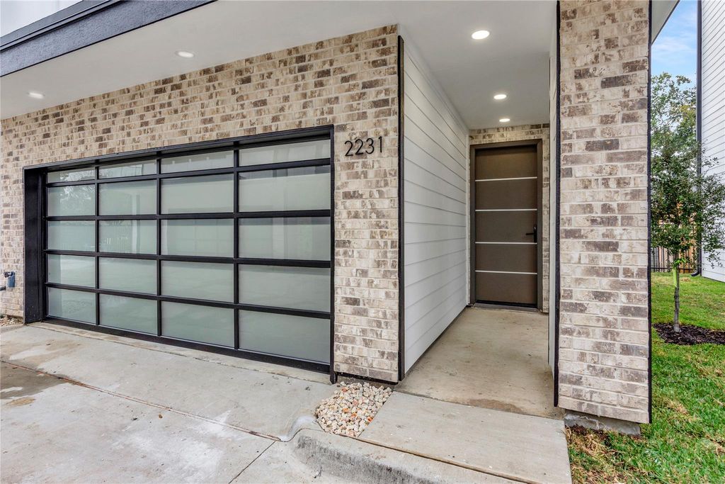 Photo of 2231 Blalock Road, Houston, TX 77080 (MLS # 60007167)