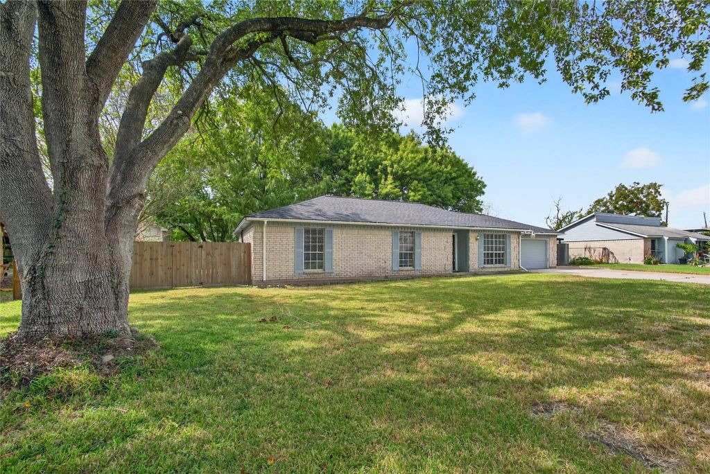 Photo of 1910 Coupland Drive, La Porte, TX 77571 (MLS # 47872953)