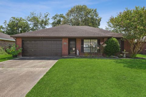 Photo of 2801 Dove Tree Drive, Alvin, TX 77511 (MLS # 42210046)