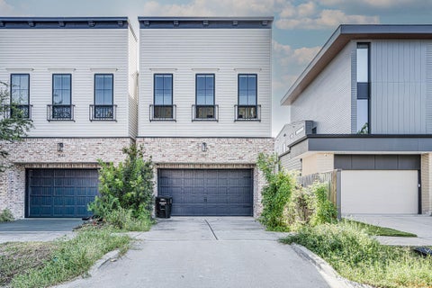 Photo of 1543 Lawrence Street, Houston, TX 77008 (MLS # 21208529)