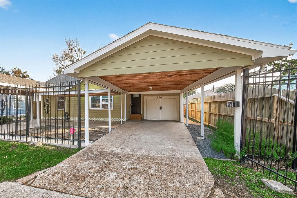 Photo of 6316 Victoria Street, Houston, TX 77020 (MLS # 84897316)