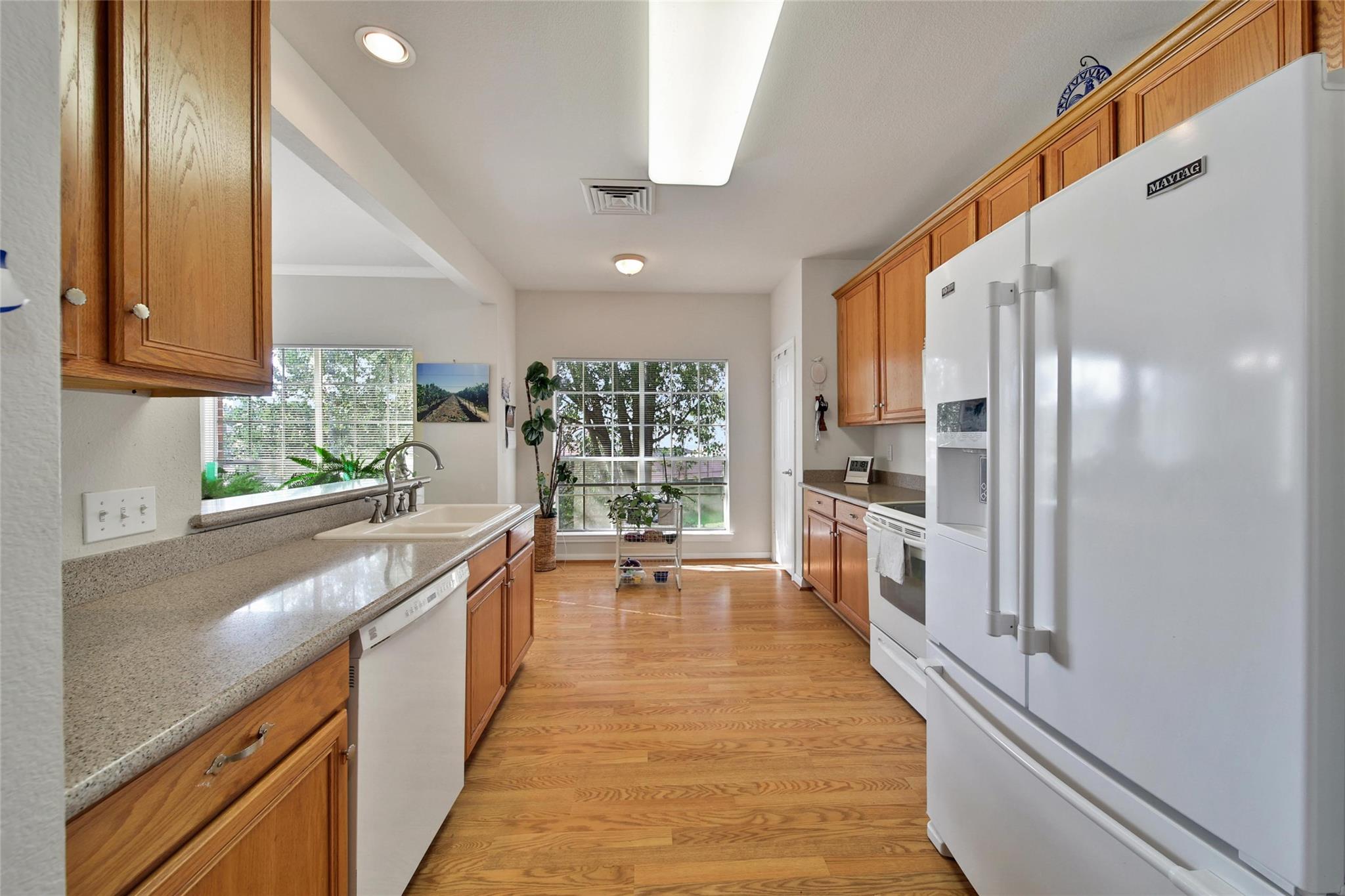 2815 Kings Crossing Drive 214