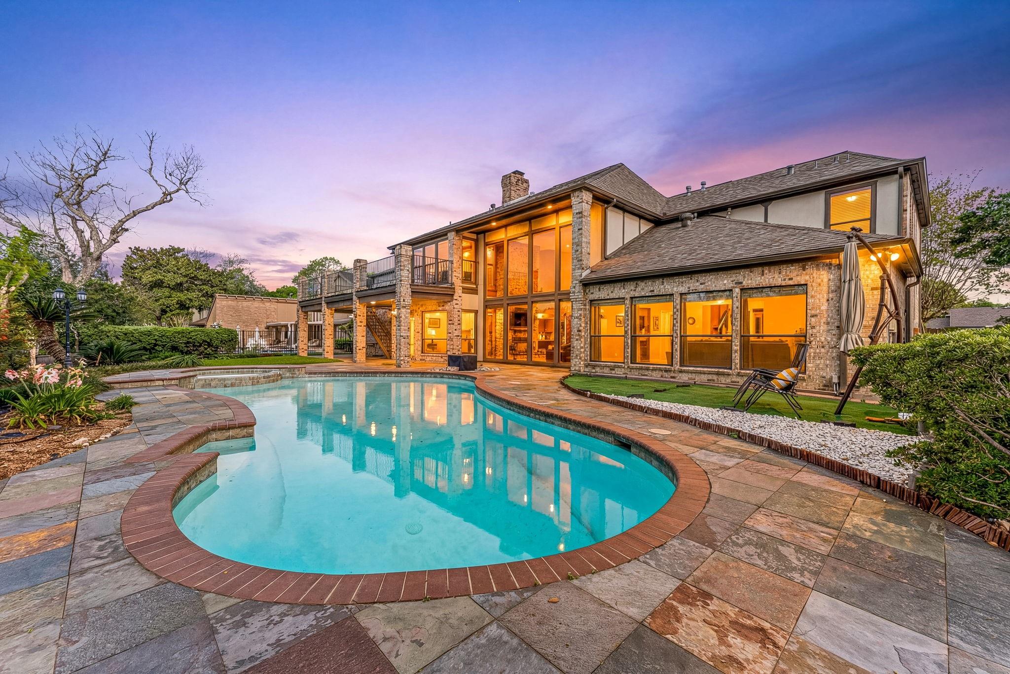 3122 Robinson Road