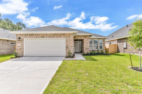 Homes For Sale - 3014 King Oaks Street<br/> Baytown, TX 77251