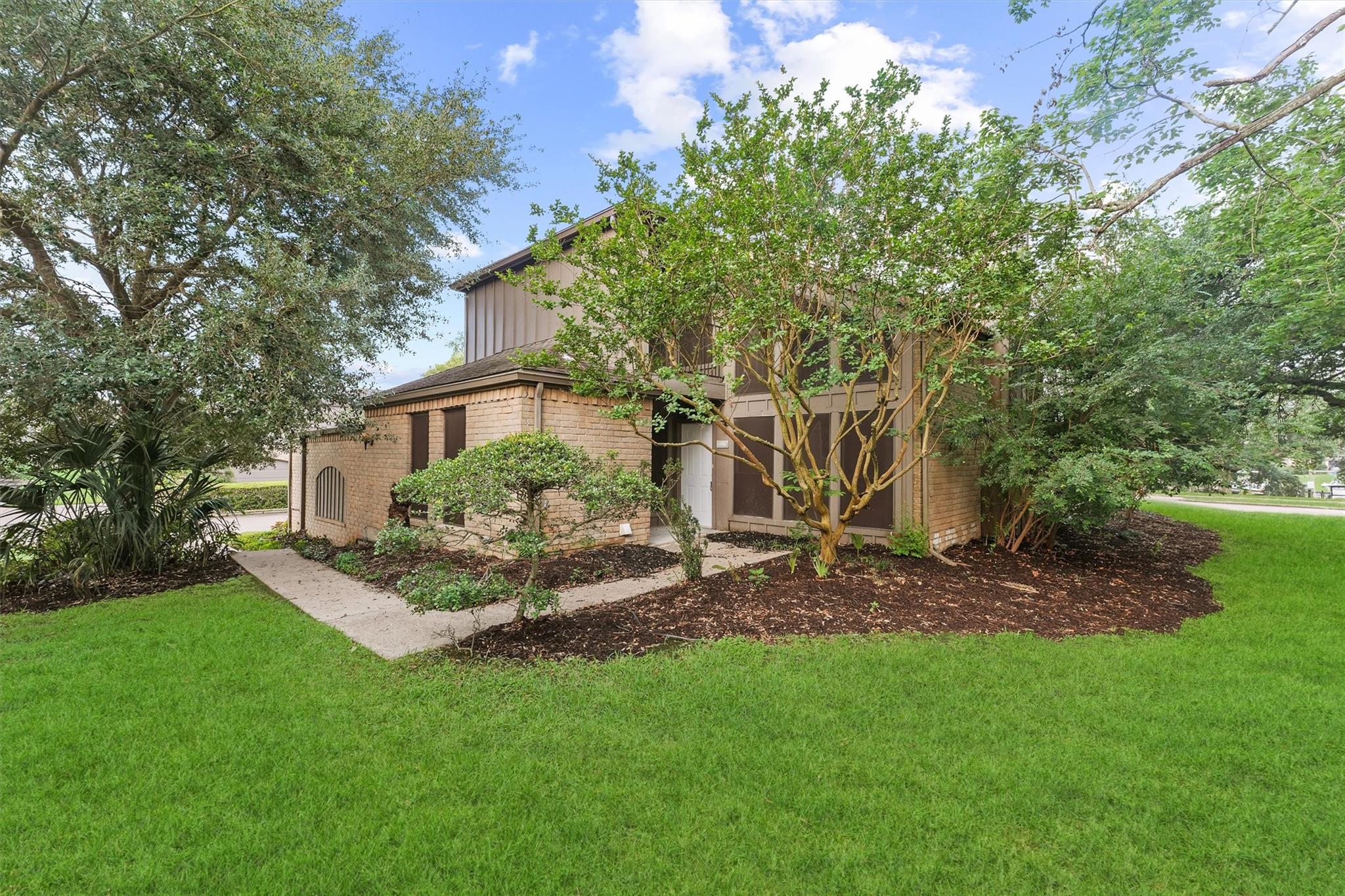 18118 Lakeside Lane
