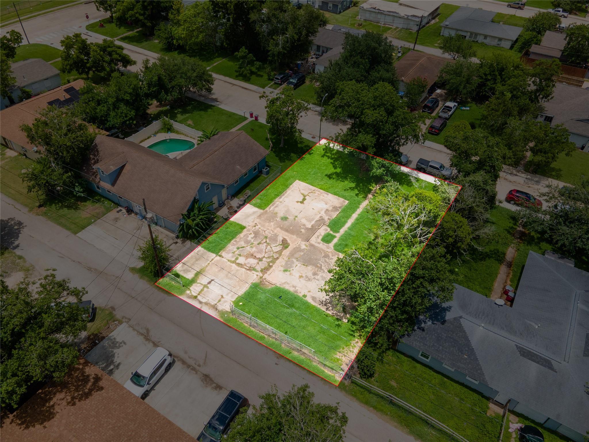 1735 W 7th Street