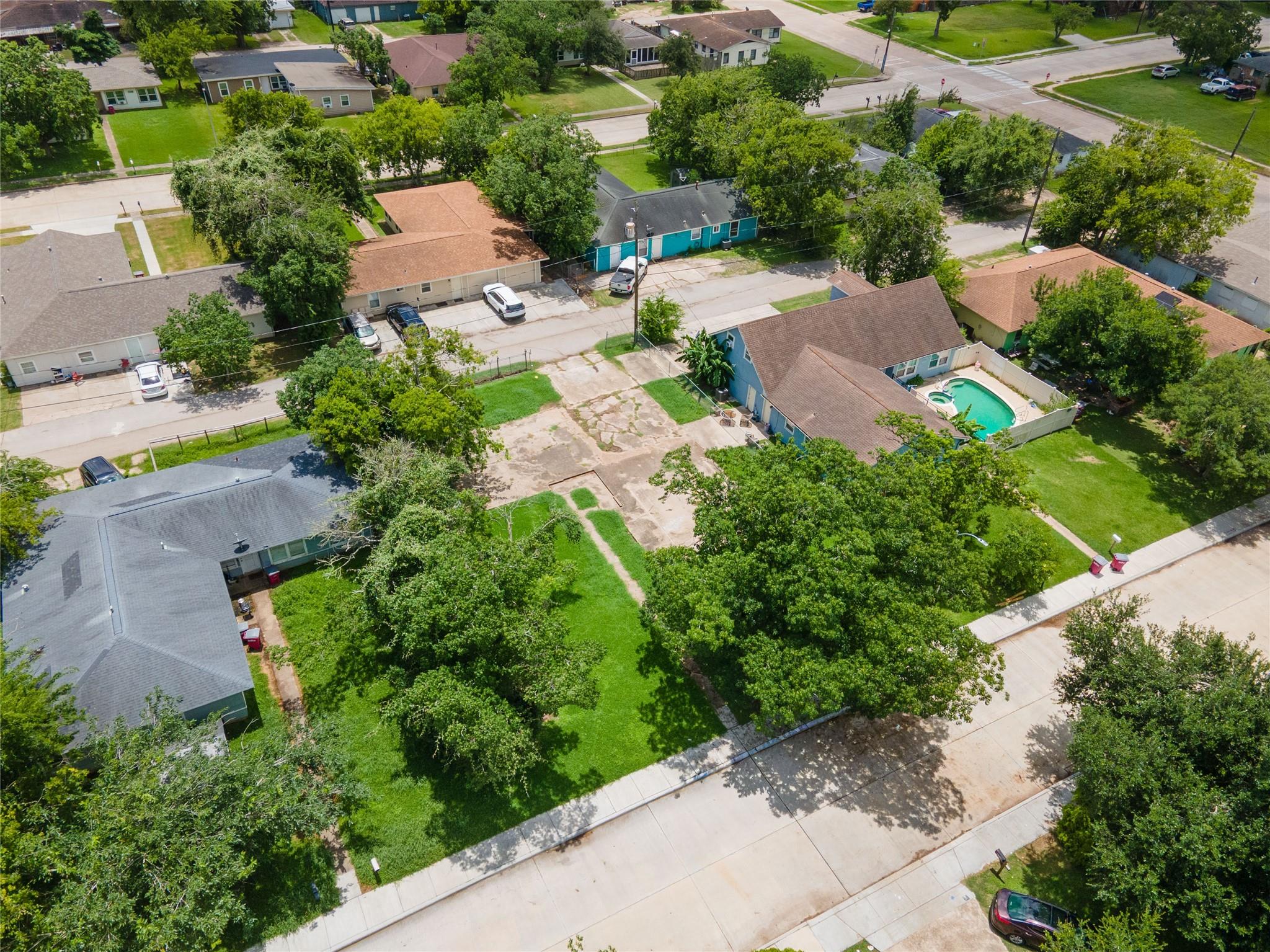 1735 W 7th Street