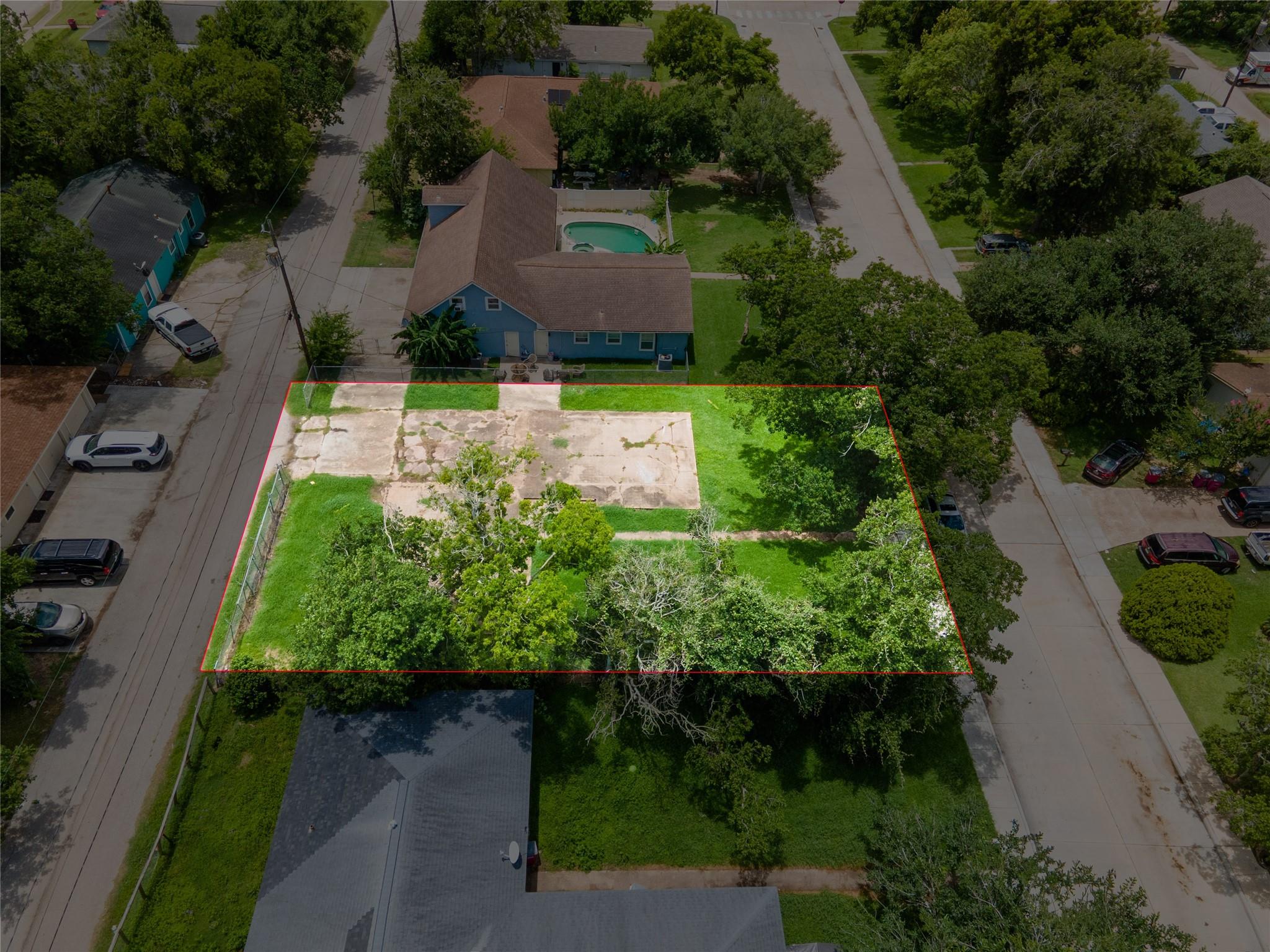 1735 W 7th Street