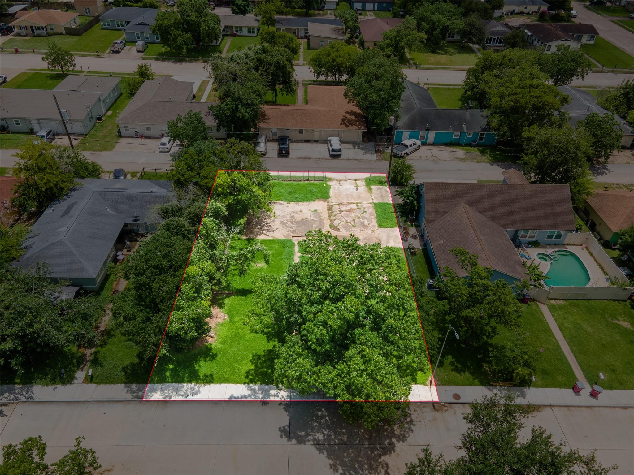 1735 W 7th Street
