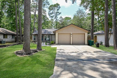 Photo of 5 Rock Pine Court, The Woodlands, TX 77381 (MLS # 6900558)